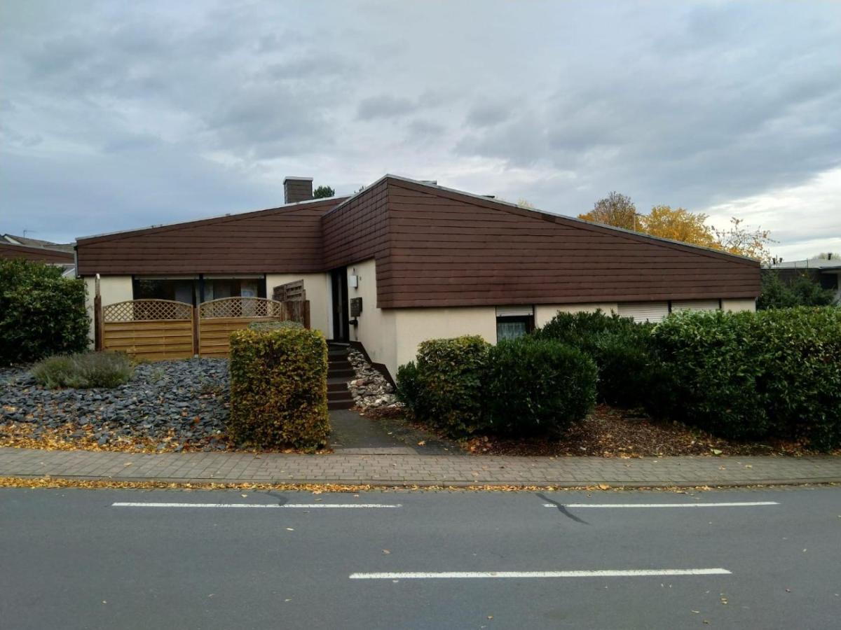 Kleine Ferienwohnung, Einzimmeraparment In Altenkirchen Almersbach 外观 照片